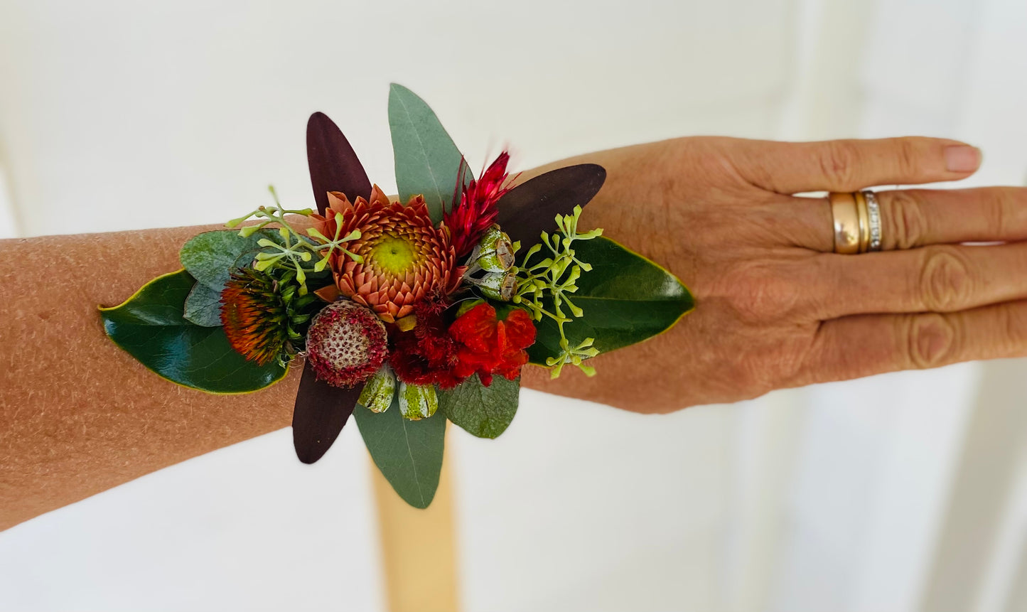 Corsages, Buttonholes and flower crowns