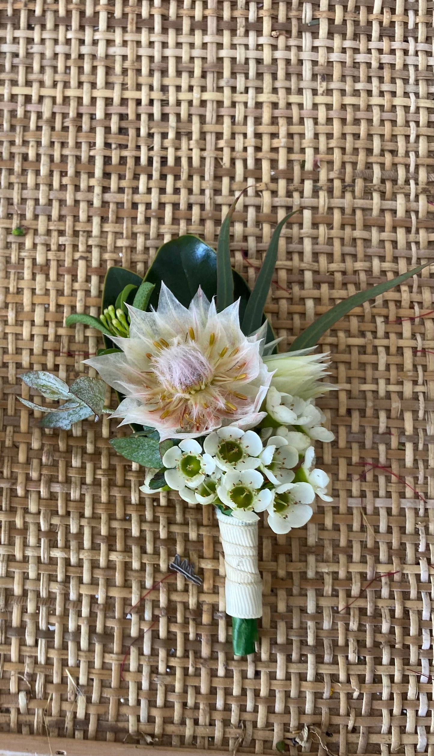 Corsages, Buttonholes and flower crowns
