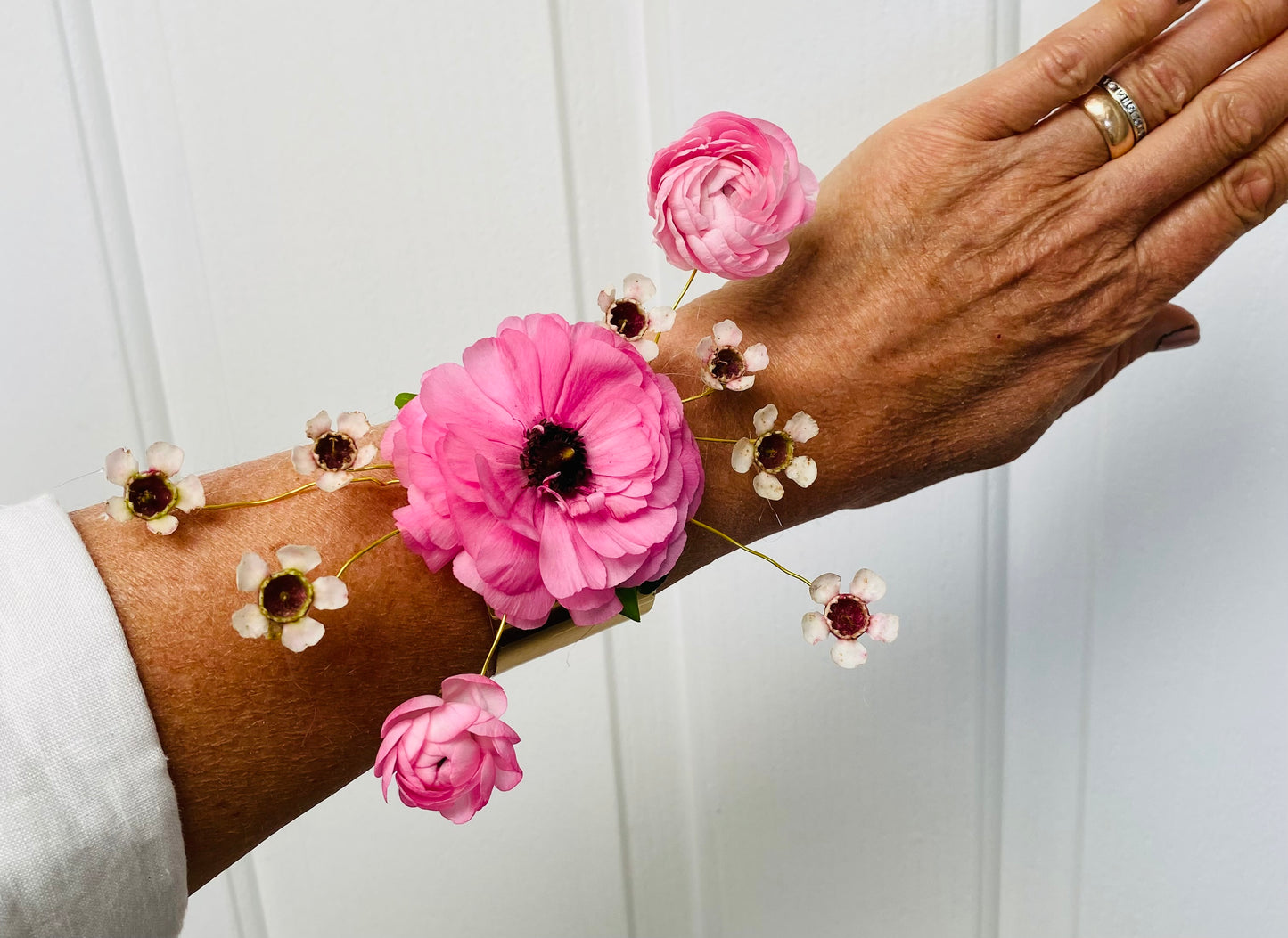 Corsages, Buttonholes and flower crowns