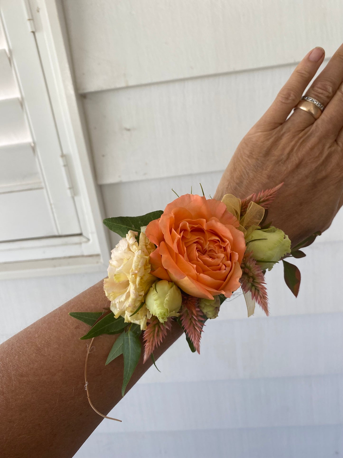 Corsages, Buttonholes and flower crowns
