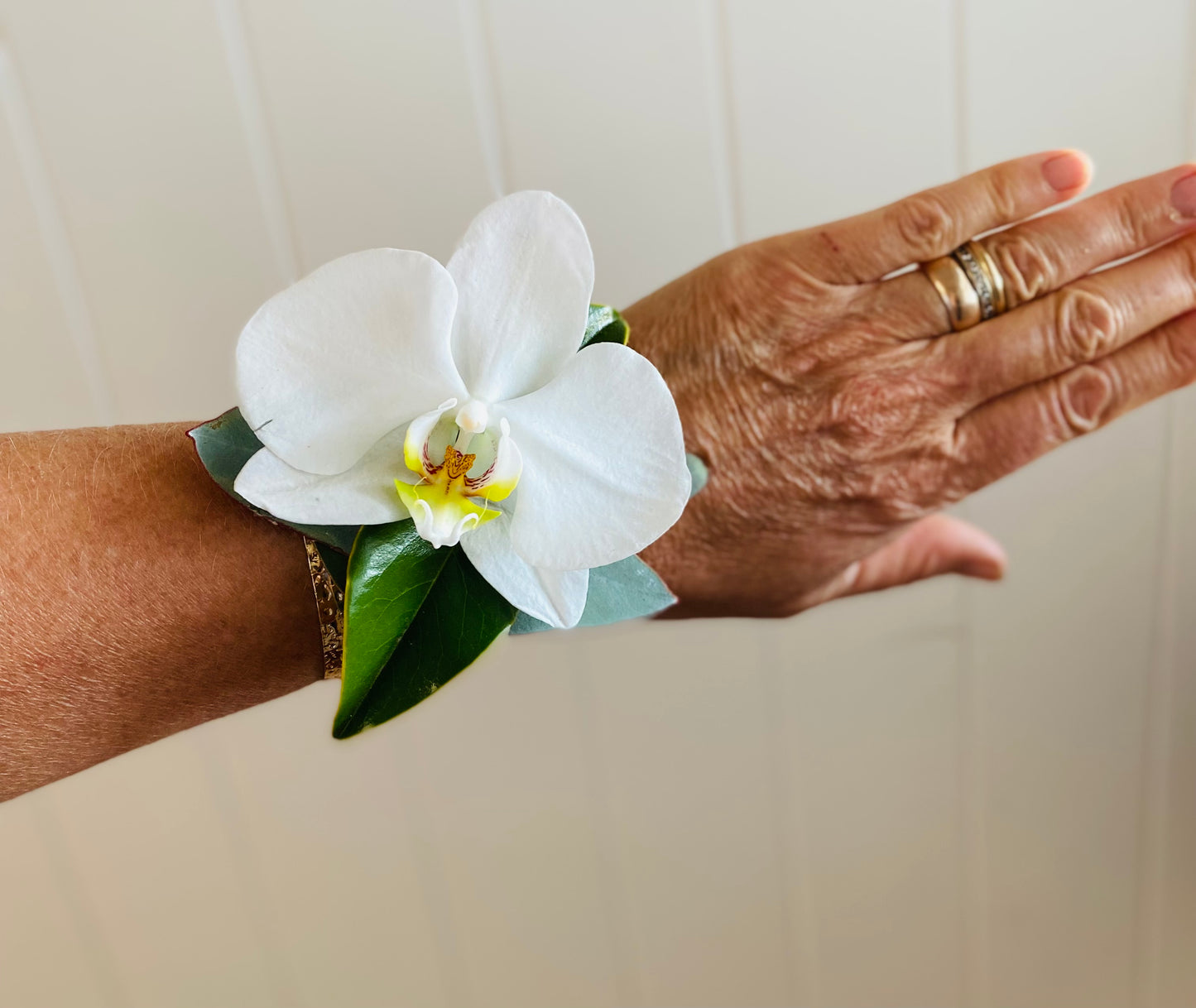 Corsages, Buttonholes and flower crowns