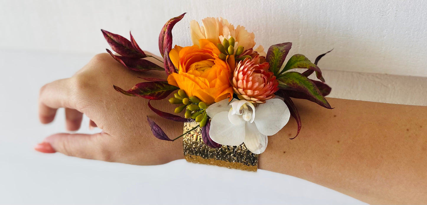 Corsages, Buttonholes and flower crowns