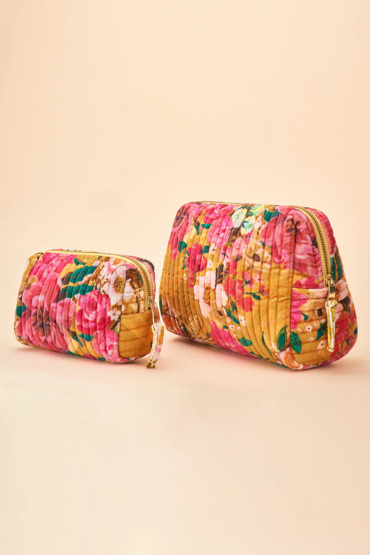 LARGE QUILTED WASHBAG