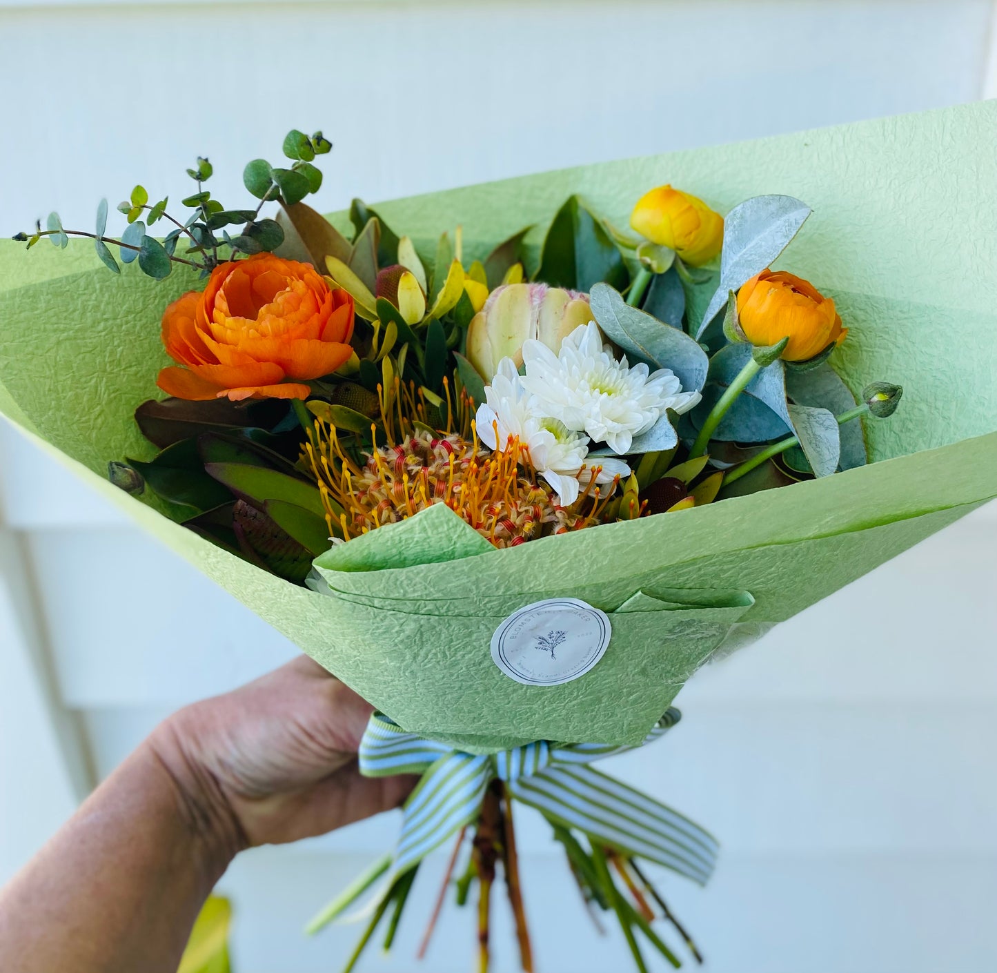 Mixed posy ; A mixed bouquet of locally grown flowers and foliage