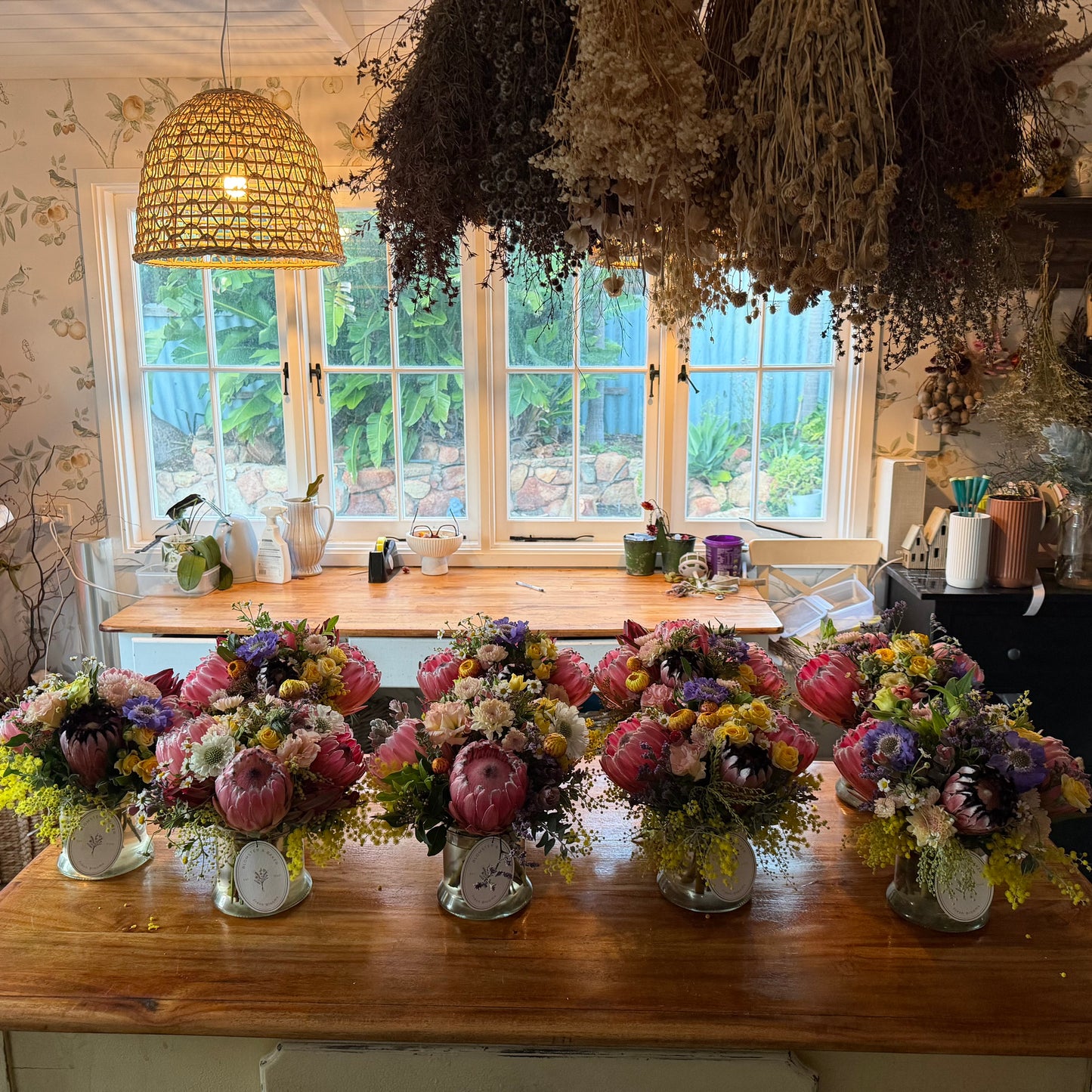 Protea posy vase