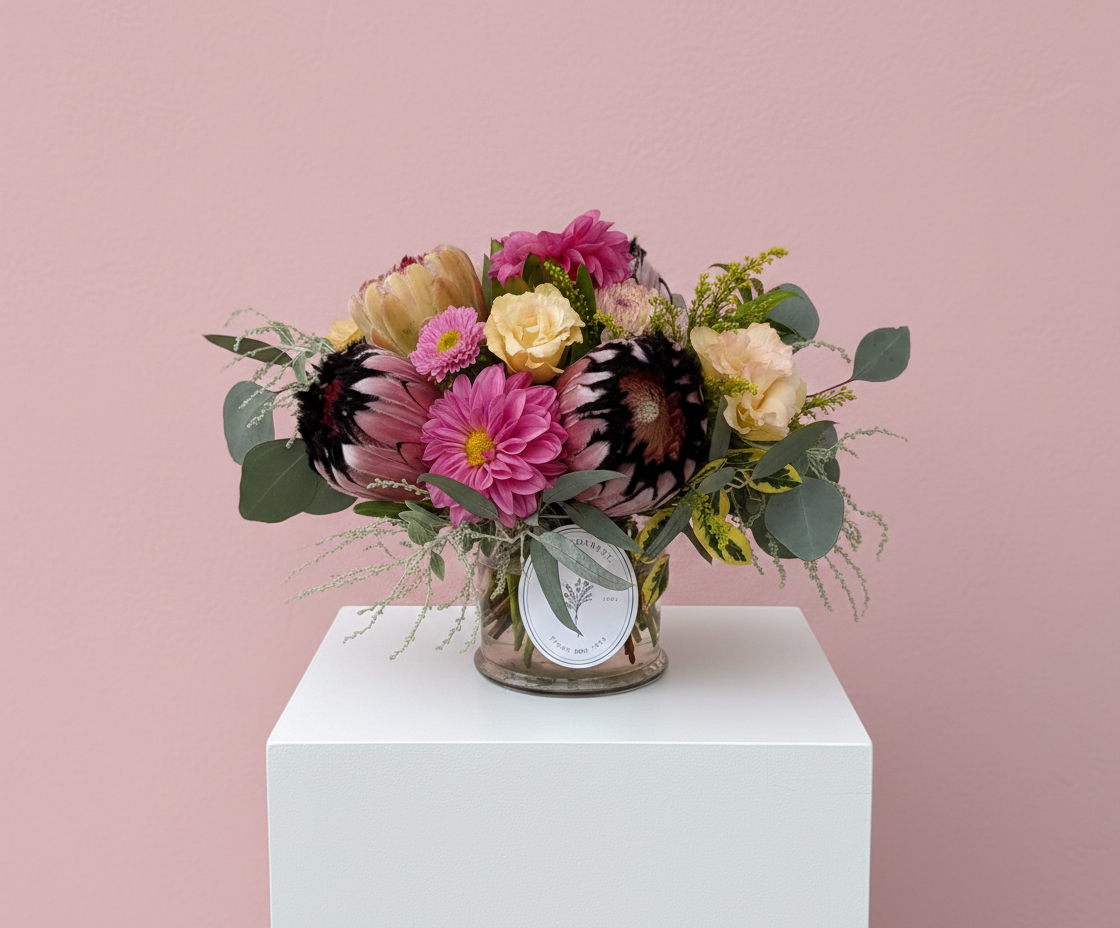 Protea posy vase
