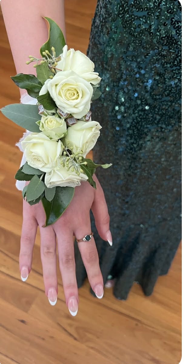 Corsages, Buttonholes and flower crowns