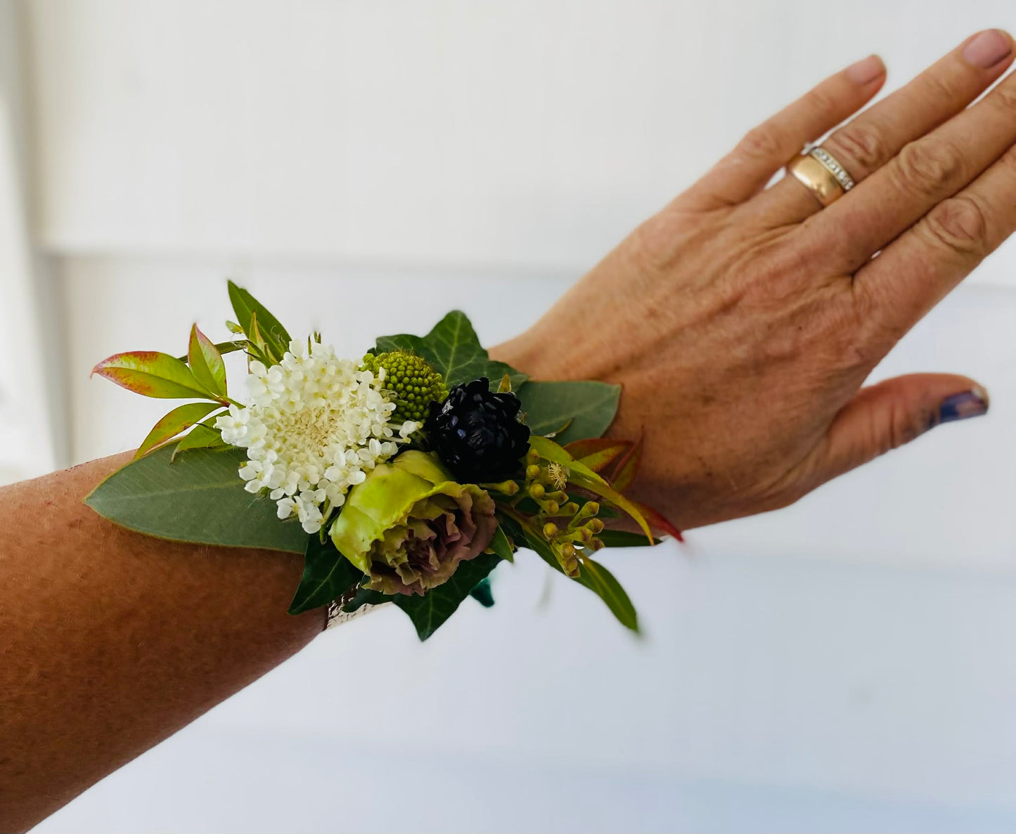 Corsages, Buttonholes and flower crowns